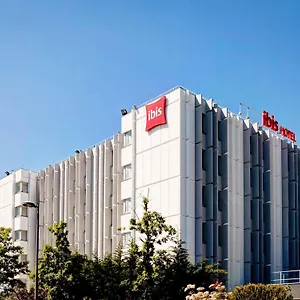 Ibis Lyon Est *** Bron